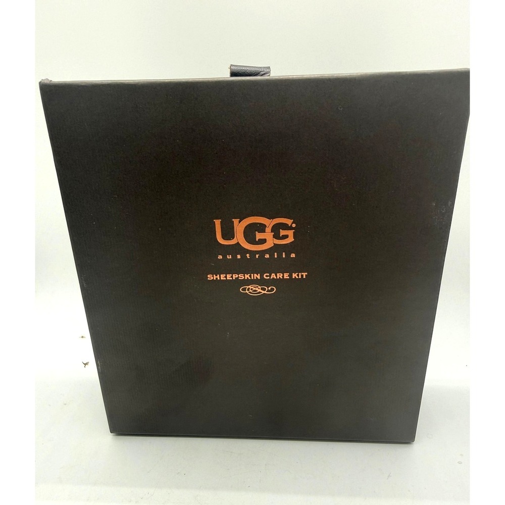 UGG Care Kit‎ Sheepskin Protector Freshener Cleaner/Conditioner & Brush